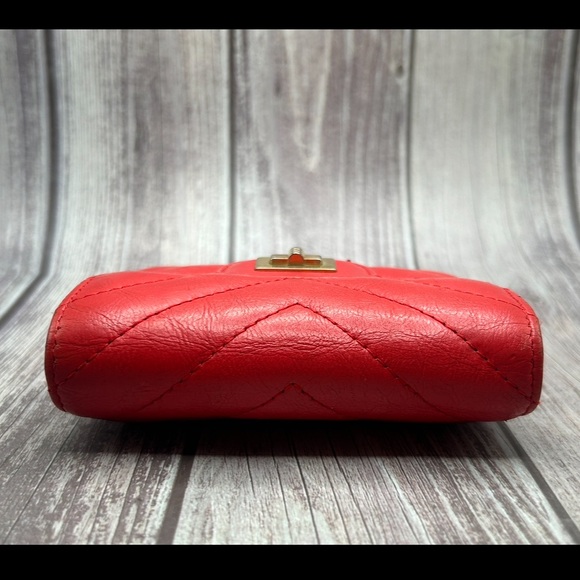 SOLD❤️ CHANEL Chevron Quilted Leather Compact Wallet Red - Picture 9 of 16
